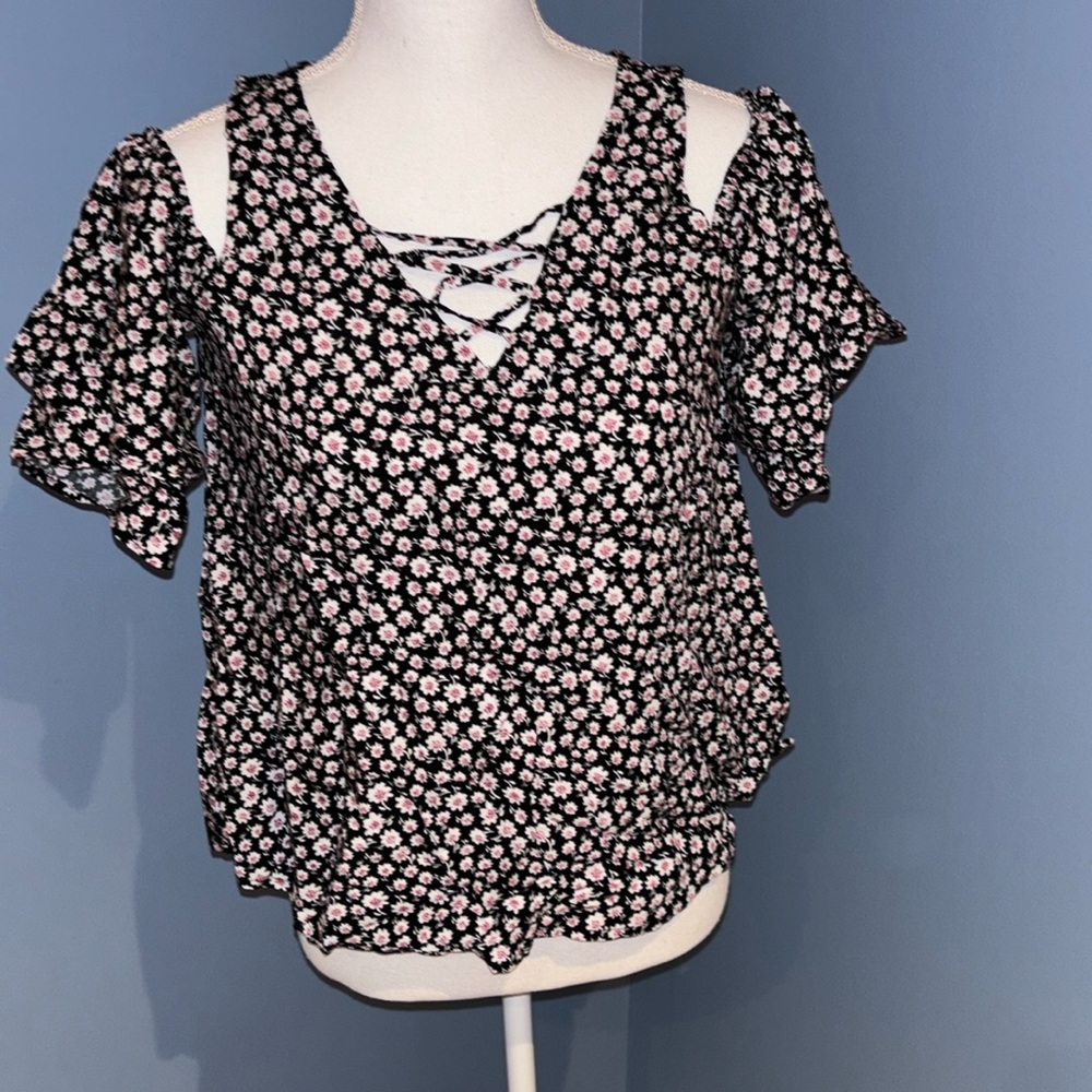 SO Cold shoulder Shirt NWT
